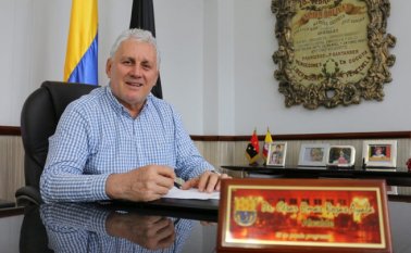 Según la ficha técnica del sondeo, el tamaño de la muestra es de 2.210 encuestas telefónicas, entre el 16 y 18 de diciembre, y existe una confiabilidad del 95%. Archivo