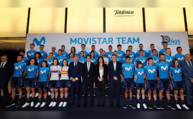 El Movistar presenta 14 caras nuevas y apuesta por la juventud con 13 de sus 28 corredores con menos de 25 años.
 Movistar Team