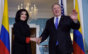 El secretario de Estado de los Estados Unidos, Mike Pompeo, se reunió con la canciller de Colombia, Claudia Blum, en las oficinas del Departamento de Estado del gobierno norteamericano en Washington.
AFP