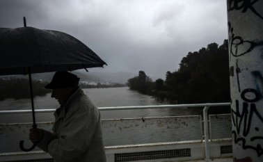 Debido al paso de la tormenta Elsa desde el jueves por la noche y después de otra llamada Fabien.
 AFP