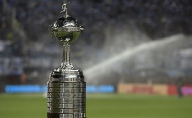 También quedó establecido que el equipo campeón de la Libertadores recibirá el 25 % de la taquilla de la final que se jugará en el mítico Maracaná de Río de Janeiro. Archivo