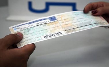 Los propietarios de un vehículo familiar nuevo de entre 1500 c.c. y 2500 c.c. tendrán una tarifa del SOAT de 8,85 salarios mínimos diario legales vigentes para 2020, 4,89% menos frente a la tarifa para 2019 que era de 9,31. Colprensa