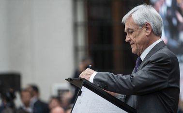 El mandatario indicó que la Constitución debe ser el gran marco de unidad y de estabilidad para la sociedad, "porque las sociedades tienen legítimas diferencias". AFP