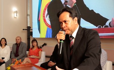 El suspendido gobernador entregó un balance de su gestión, hasta que se vio forzado a apartarse de su cargo por una suspensión de la Procuraduría, en medio del escándalo de contratación con Niu Telco. Archivo La Opinión