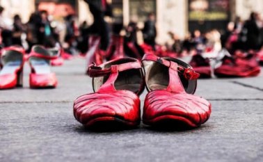 La muerte violenta de las mujeres por razones de género está tipificada en nuestro sistema penal como feminicidio. Colprensa