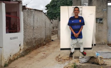 En esta calle del barrio Carora ocurrió la riña de los dos hombres. José Antonio Rojas ne la foto pequeña. Cortesía