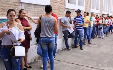 La principal aspiración tanto para los economistas como para los ciudadanos en general, es que se reduzca significativamente la tasa de desempleo en el país. Archivo