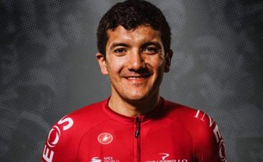 El ecuatoriano luchará por el maillot naranja con el anfitrión y vigente campeón del Tour de Francia, Egan Bernal. Tomada de Twitter @RichardCarapazM