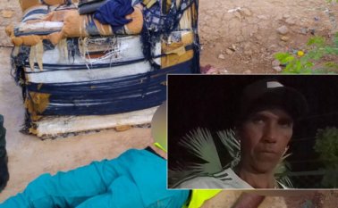 El venezolano estaba dormido en este mueble viejo. Cortesía