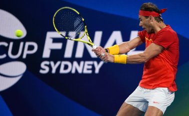 Nadal tuvo que tirar de épica para derrotar en el segundo partido de individuales al joven australiano Alex de Miñaur (N.18).
AFP