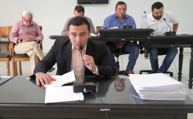 La Opinión
