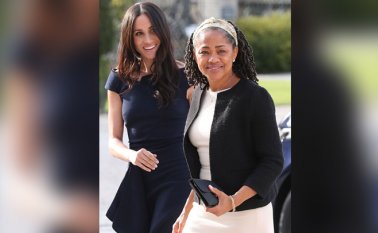 Enrique, Meghan y su hijo, Archie, de ocho meses, pasaron la Navidad en Canadá, y la exactriz estadounidense regresó a ese país esta semana. En la foto aparece al lado de su madre Doria Ragland.
AFP