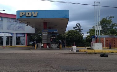La coordinadora Regional, Nellyver Lugo, informó que se levanta el pico y placa en todo el estado Táchira.
La Opinión