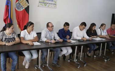 La mesa de víctimas de Cúcuta, líderes comunales y sociales, entre otros actores de la región se manifestaron ante los asesinatos de líderes sociales y defensores de derechos humanos en el país. Juan Pablo Cohen/La Opinión