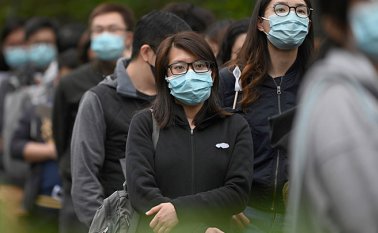 20.400 personas están infectadas en Hong Kong, por lo que sus autoridades
han extremado las restricciones para el ingreso y salida de residentes y visitantes. AFP