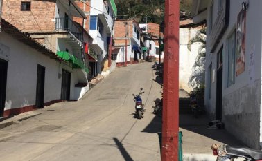 Así se ven este jueves las calles de Hacarí. Los comerciantes cerraron sus puertas por temor a represalias de la guerrilla ante anuncios del Epl de un paro armado. Cortesía