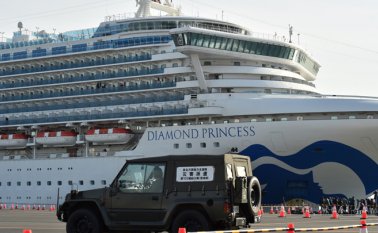 El crucero llegó el lunes por la noche a las inmediaciones del puerto de Yokohama, suroeste de Tokio. AFP