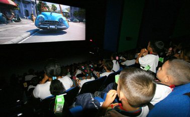 En Colombia la compra de entradas sigue haciéndose mayoritariamente en la taquilla física del cine, pues la compra por internet aún no llega al uno por ciento.
 Colprensa