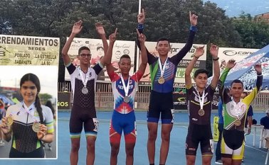Al oro de Keiner costa (centro) en la categoría Junior, se le sumaron las medallas de bronce de Angie Castro en la Infantil y las cinco de Jeison Manchengo en la Pre-infantil.  Cortesía