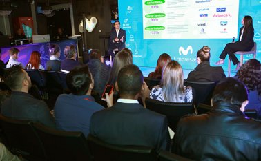 Fabián Hernández, presidente ejecutivo de Telefónica Movistar y Carolina Navarrete, directora de B2B de la compañía, presentaron ayer el nuevo segmento de servicios para empresas, en el Movistar Arena (Bogotá).
Cortesía