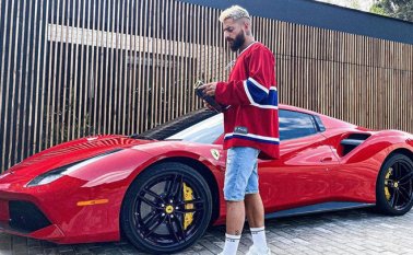 Se trata de un Ferrari 488 GTB modelo 2020 que, según plataformas de venta de vehículos, cuesta 258.237 euros; en pesos colombianos serían unos 964 millones. AFP