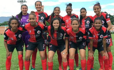 El plantel del 2019 no pudo superar la fase de grupos ya que de los seis duelos que disputó ganó solo uno, perdió tres y empató dos. Las rojinegras fueron dirigidas por Luis ‘El Liso’ López. Cúcuta Deportivo