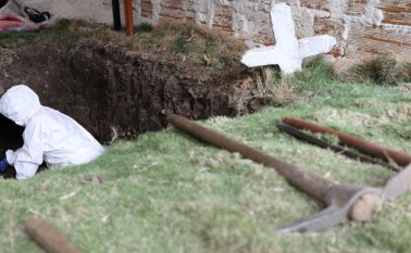 En la segunda jornada de exhumaciones fueron encontrados 37 cuerpos.
Colprensa