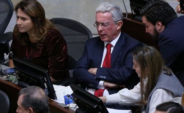 Momentos de tensión se viven en el Congreso de la República tras levantarse sesión que definía la votación de la reforma tributaria en cámara de representantes. Colprensa