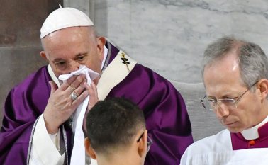El papa Francisco durante la misa del Miércoles de Ceniza, que abre la Cuaresma. AFP