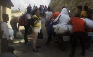Los labriegos se encontraban entre el fuego cruzado y huyen del conflicto. Cortesía