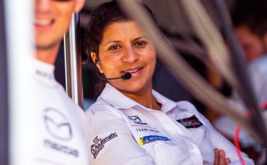Leena Gade es una ingeniera de carreras que ganó la competencia 24 horas de Le Mans en 2011, 2012 y 2014. @leena_gade