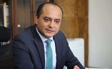 El director de crédito Público del Ministerio de Hacienda, César Arias. Colprensa