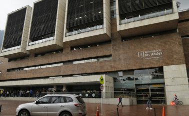 Otra medida tomada por la Universidad de Los Andes fue la de restringir los viajes institucionales. Colprensa