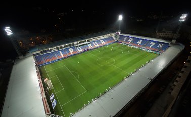 El fútbol europeo se protege contra la crisis del coronavirus. Las ligas de España, Francia y Alemania jugarán a puerta cerrada mientras que en Italia se suspendió el campeonato. En Inglaterra todo sigue normal. AFP