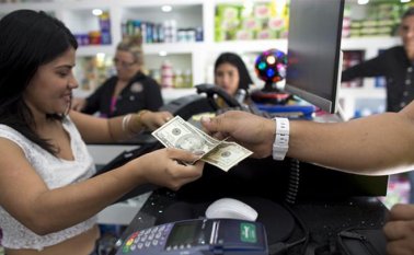 Dolarización en Venezuela. Archivo La Opinión