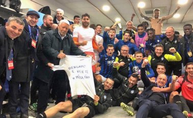 Celebración del atalanta tras derrotar al Valencia 4-3 en el partido de vuelta de los octavos de final de la Liga de Campeones, disputado el pasado martes. Tomada de Twitter @Atalanta_BC