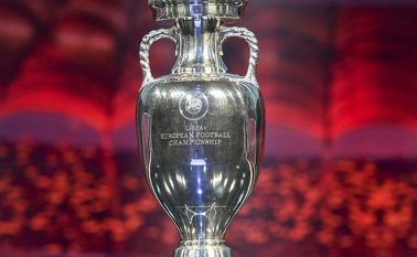 El campeonato de selecciones más importante de Europa está agendado para disputarse del 12 de junio al 12 de julio bajo un nuevo formato en 12 ciudades.
UEFA