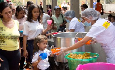 El servicio en los comedores comunitarios en los Barrios José Bernal, Caño Limón y Camilo Daza está suspendido, al igual que las entregas de bonos familia. Archivo