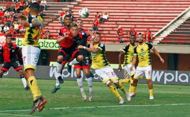 La propuesta de un torneo largo tomó fuerza, pero por ahora se mantendría el mismo formato al reanudarse la competencia.
Archivo