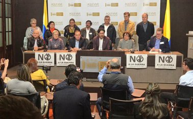 Senadores y representantes de los partidos alternativos fueron unos de los primeros en anunciar que donarán parte de su salario, durante los próximos tres meses, para ayudar a los más vulnerables. Archivo La Opinión