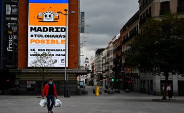 El balance de fallecidos aumentó un 18,8% respecto al jueves en España, el segundo país del mundo con más muertos por covid-19.  Foto AFP