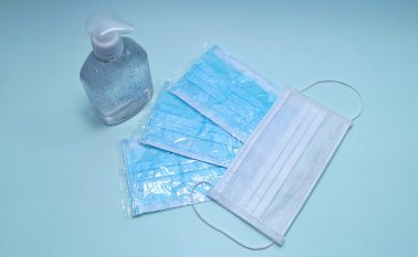 Tapabocas y antibacterial. Colprensa