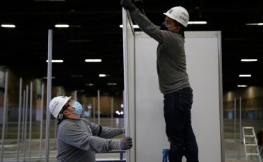 Corferias se convertirá en un gran centro hospitalario en Bogotá para atender a pacientes con patologías de mediana y baja complejidad, distintas al coronavirus, que llegará a tener hasta una capacidad de 5.000 camas, de ser necesario, con el fin de permitir a las otras instituciones enfrentar la COVID-19. Colprensa