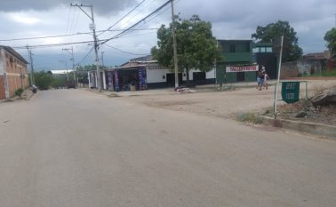 Cuando la pareja pasaba por este lugar de El Salado, fue atacada a bala por un sujeto que se movilizaba en una moto y emprendió la fuga tras cometer el hecho. La Opinión