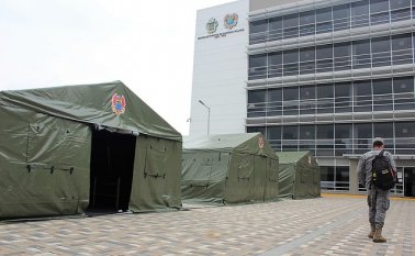 En estas carpas la Fuerza Aérea atenderá la contingencia del COVID-19. Colprensa