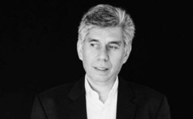 Daniel Coronell, conocido por sus columnas investigativas, escribió por cerca de 15 años en Semana. Tomada de Twitter