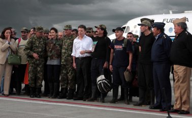 La 'Operación Jaque', en 2018, permitió el rescate y lebración de varios secuestrados por la entonces guerrillas delas Farc, entre ellas la excandidata presidencial Íngrid Betancourt. Archivo