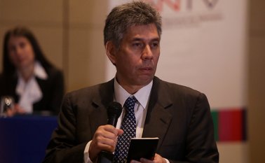El miércoles 1 de abril, se supo que Daniel Coronell había sido despedido de Semana, donde, desde hacía años, tenía una columna de opinión e investigación. Colprensa
