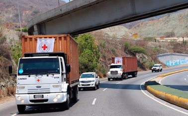 El cargamento se distribuirá entre ocho hospitales y 16 ambulatorios de la red de la Cruz Roja en Venezuela. Twitter @CruzRojaVe