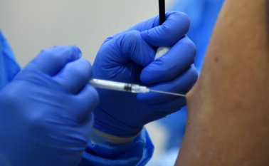 La Organización Mundial de la Salud invitó a Colombia a ser parte del equipo de países que trabaja en una vacuna contra el coronavirus. AFP